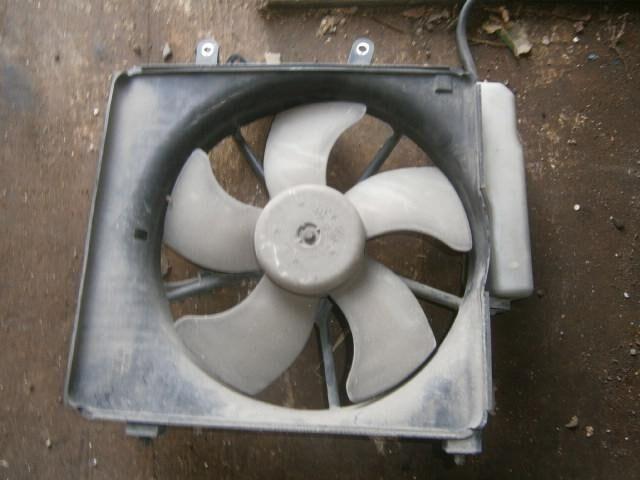 Диффузор радиатора Хонда Фит в Белово 24029